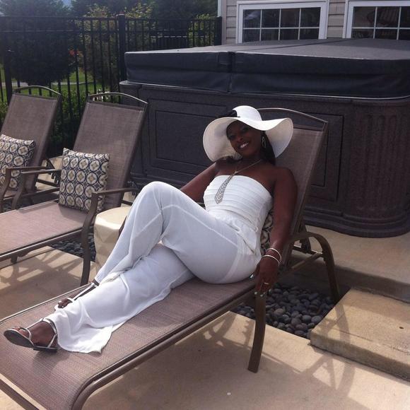 Meet your Posher, Denise - Picture 1 of 1